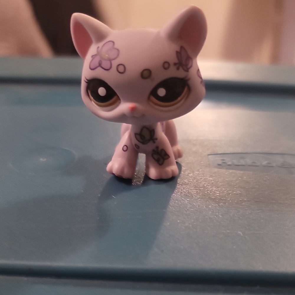Lilac Floral Kitten Figure - Mini Collectible Toy